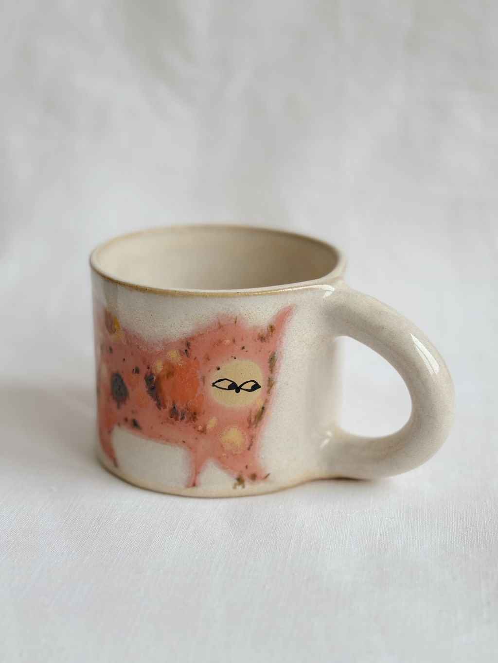 Kubek ceramiczny z różowym kotem