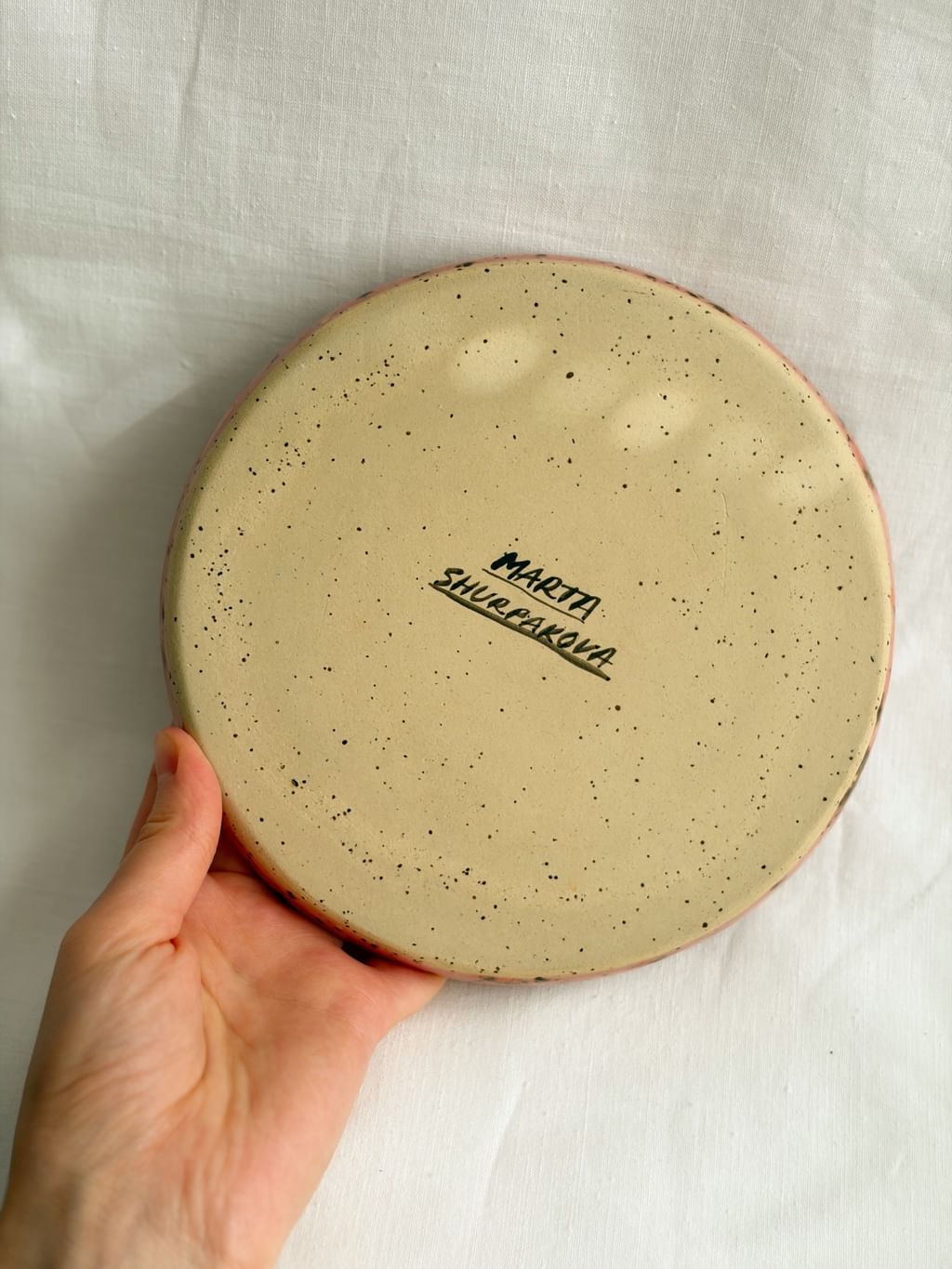 Talerz ceramiczny z łabędziem