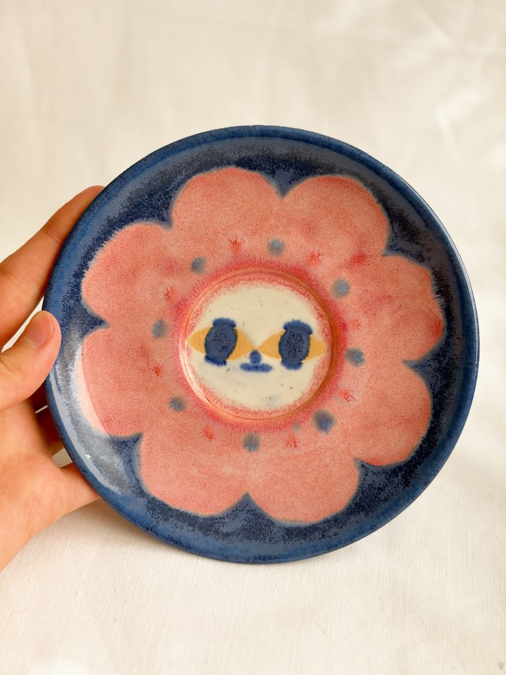 Talerz ceramiczny mini z kwiatem