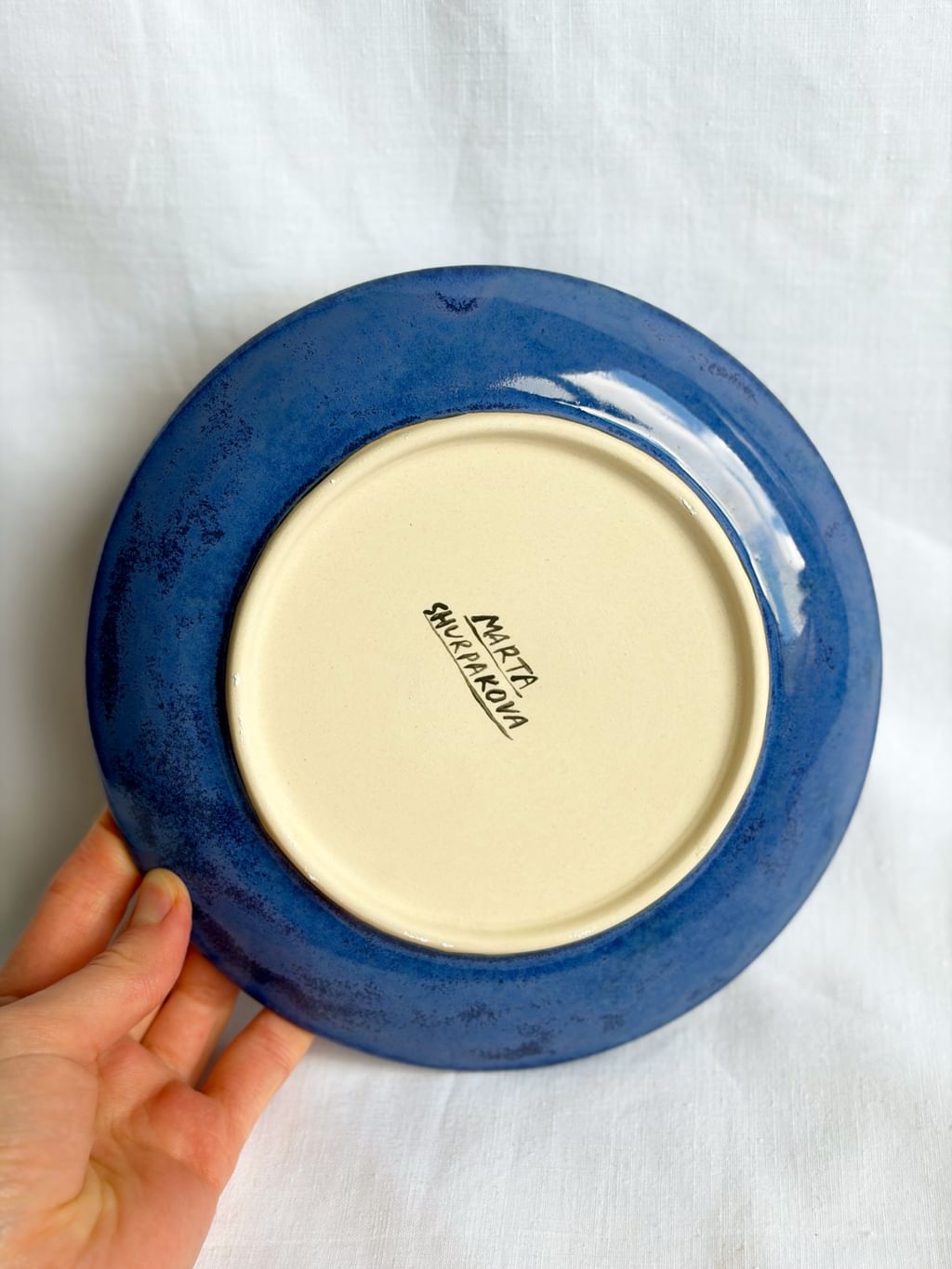 Talerz ceramiczny z motylem