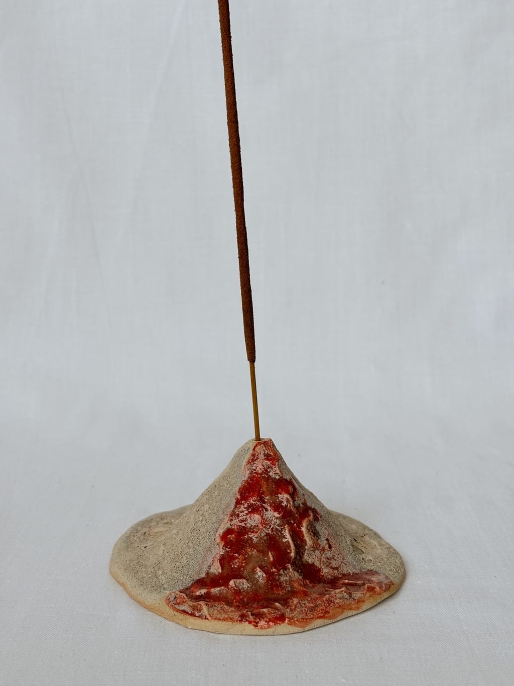 Ceramiczne trzymadełko na kadzidło „Wulkan” 