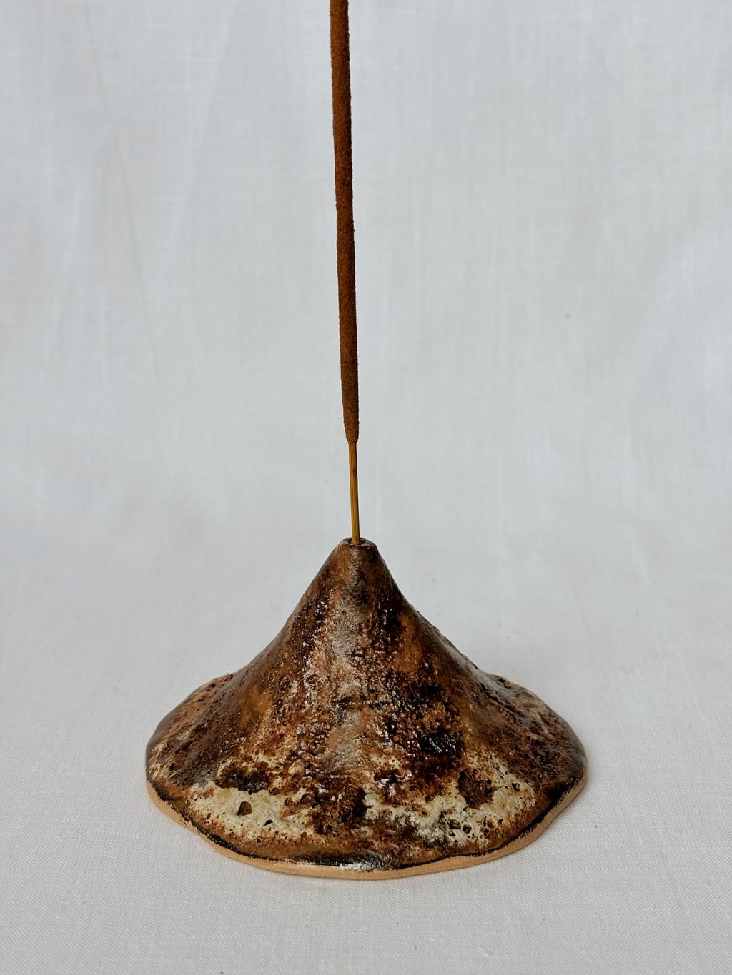 Ceramiczne trzymadełko na kadzidło „Wulkan”