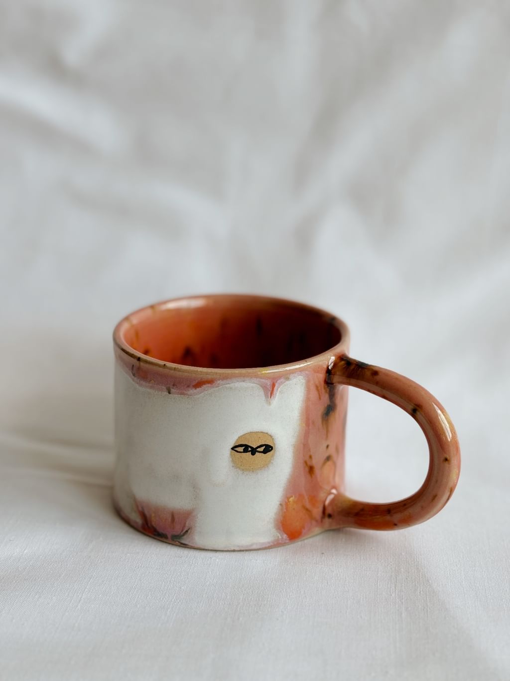 Kubek ceramiczny z białym kotem