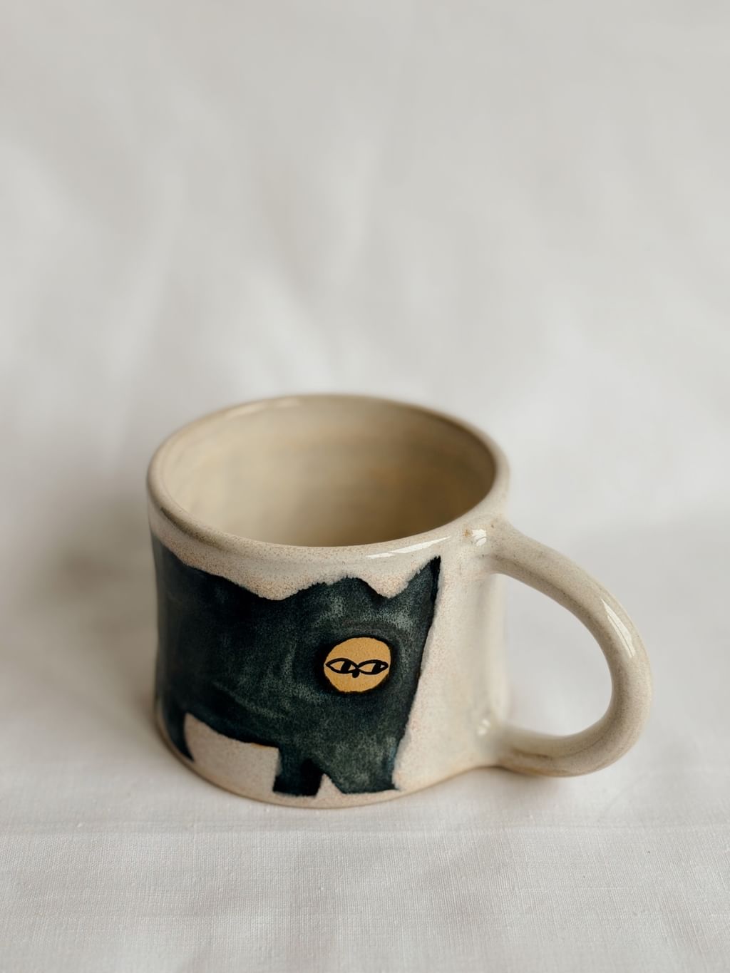 Kubek ceramiczny z granatowym kotem