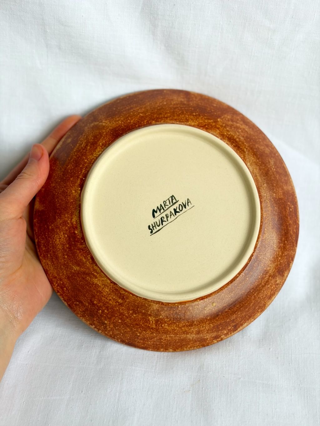 Talerz ceramiczny ze stworkami