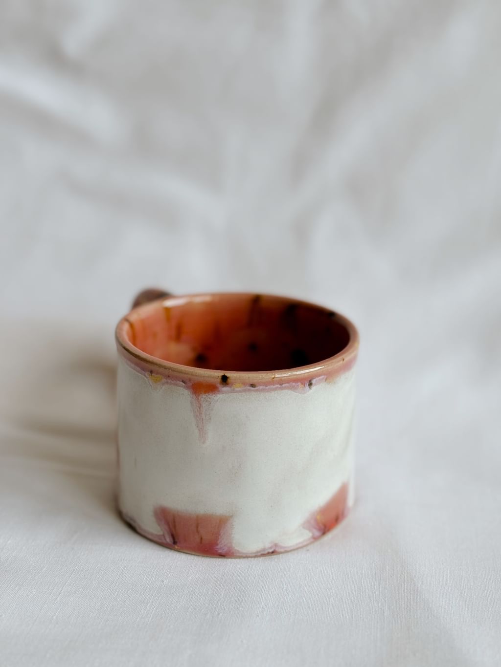 Kubek ceramiczny z białym kotem