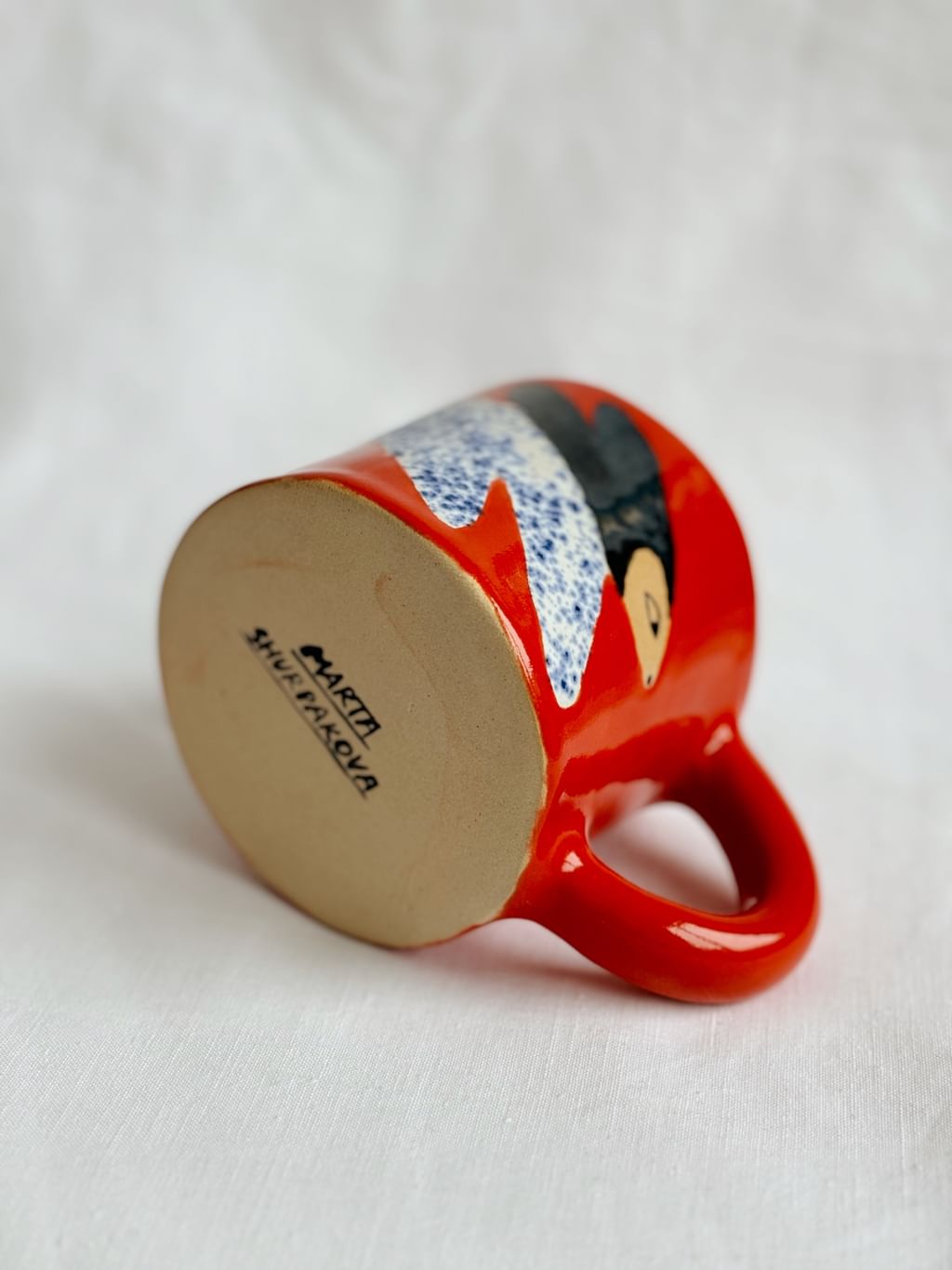 Kubek ceramiczny z królikiem