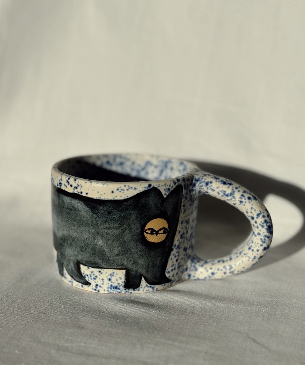 Kubek ceramiczny z granatowym kotem  