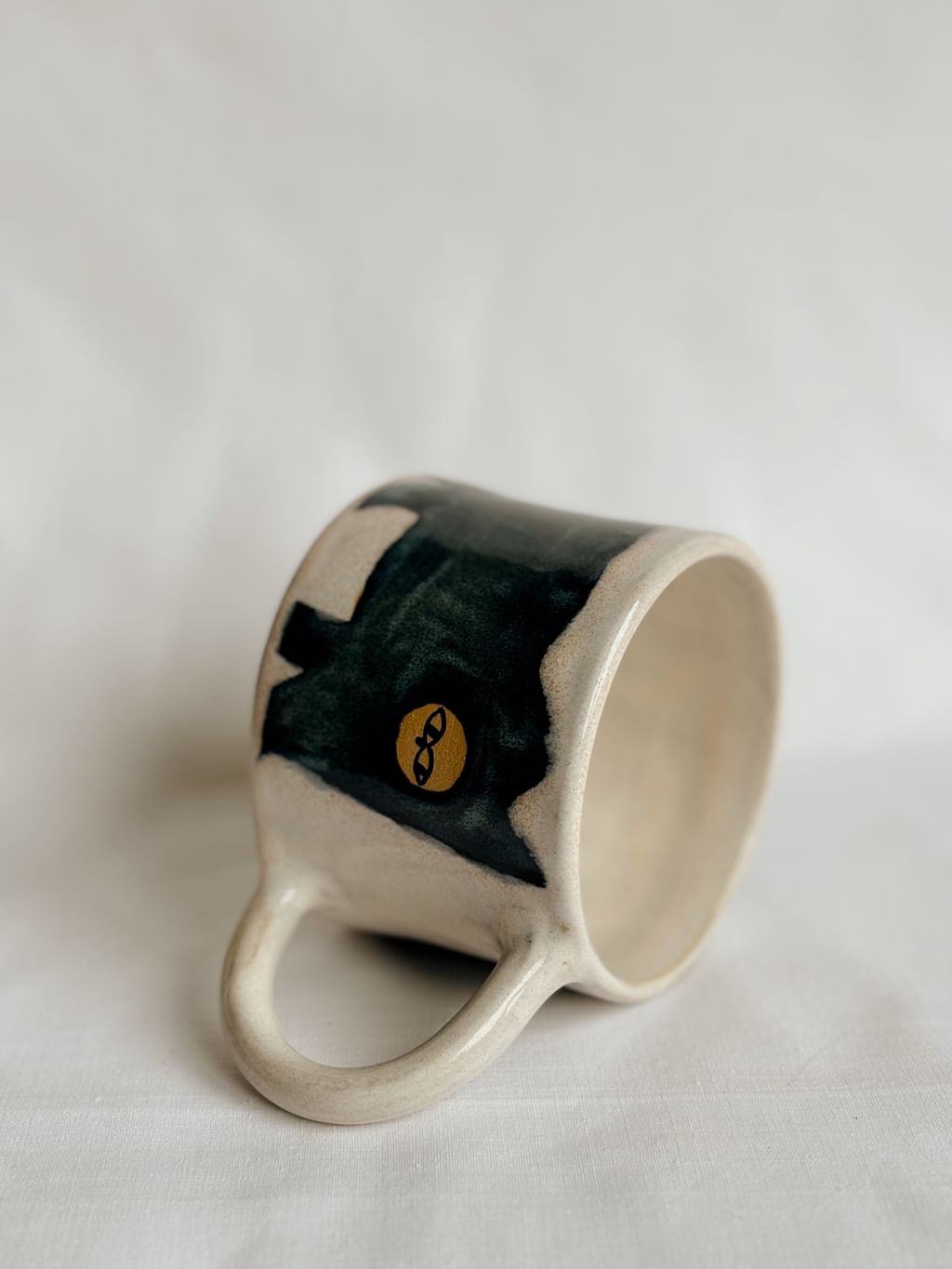 Kubek ceramiczny z granatowym kotem