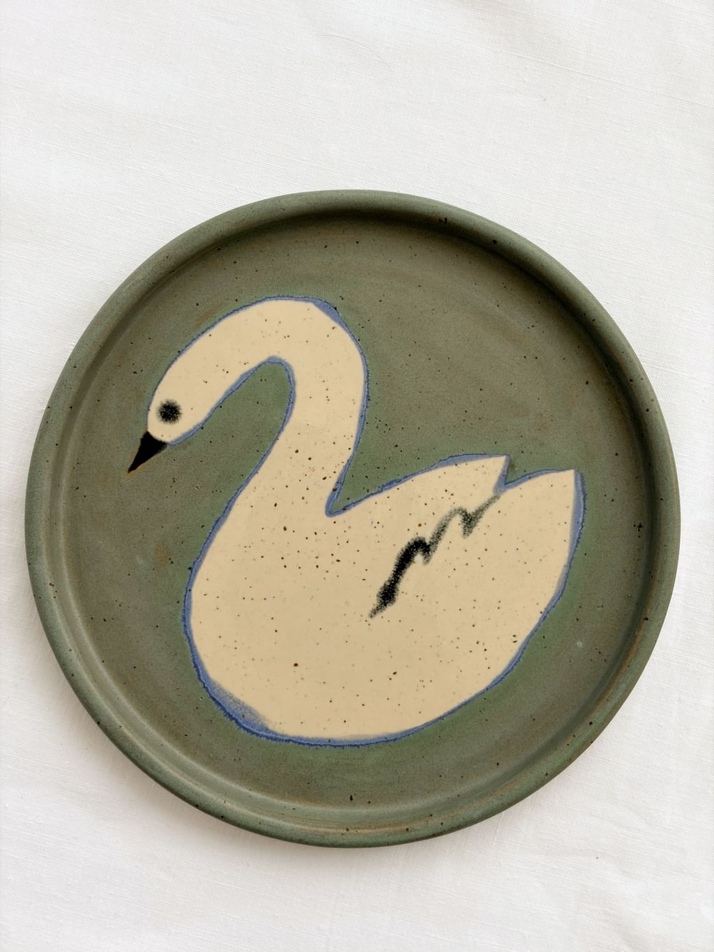 Talerz ceramiczny z łabędziem