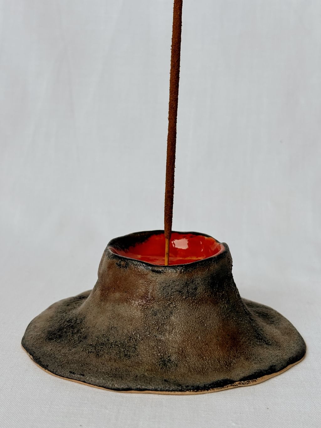 Ceramiczne trzymadełko na kadzidło „Wulkan” 