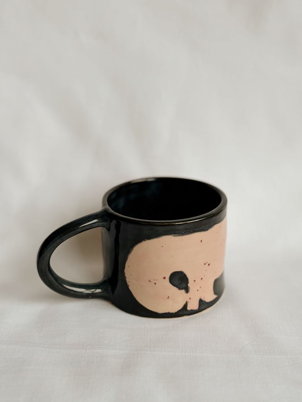 Kubek ceramiczny z różowym kotem