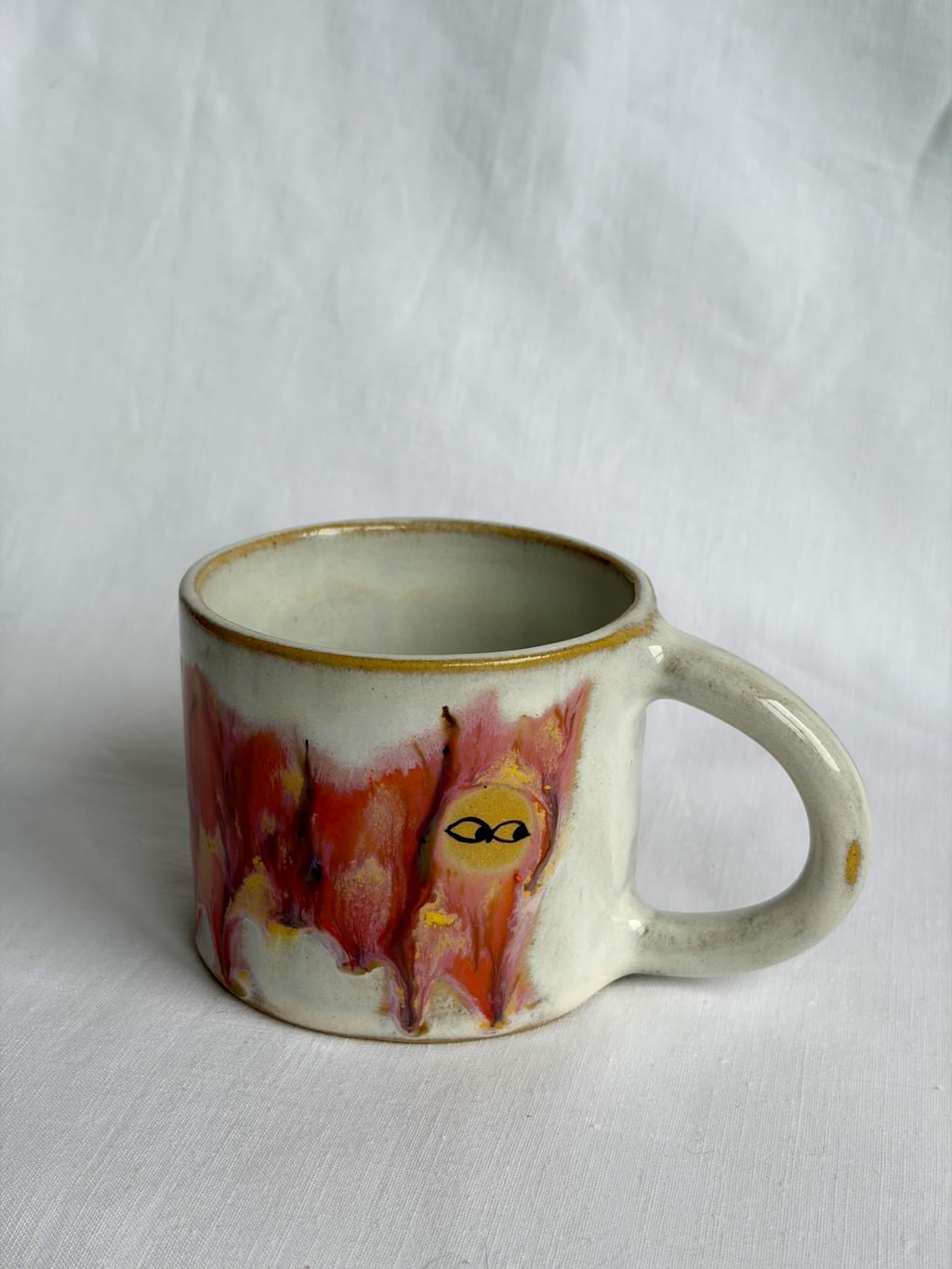 Kubek ceramiczny z różowym kotem
