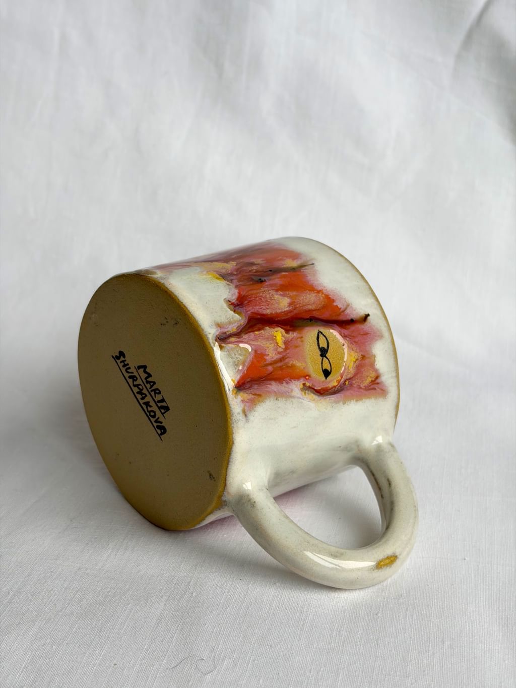Kubek ceramiczny z różowym kotem