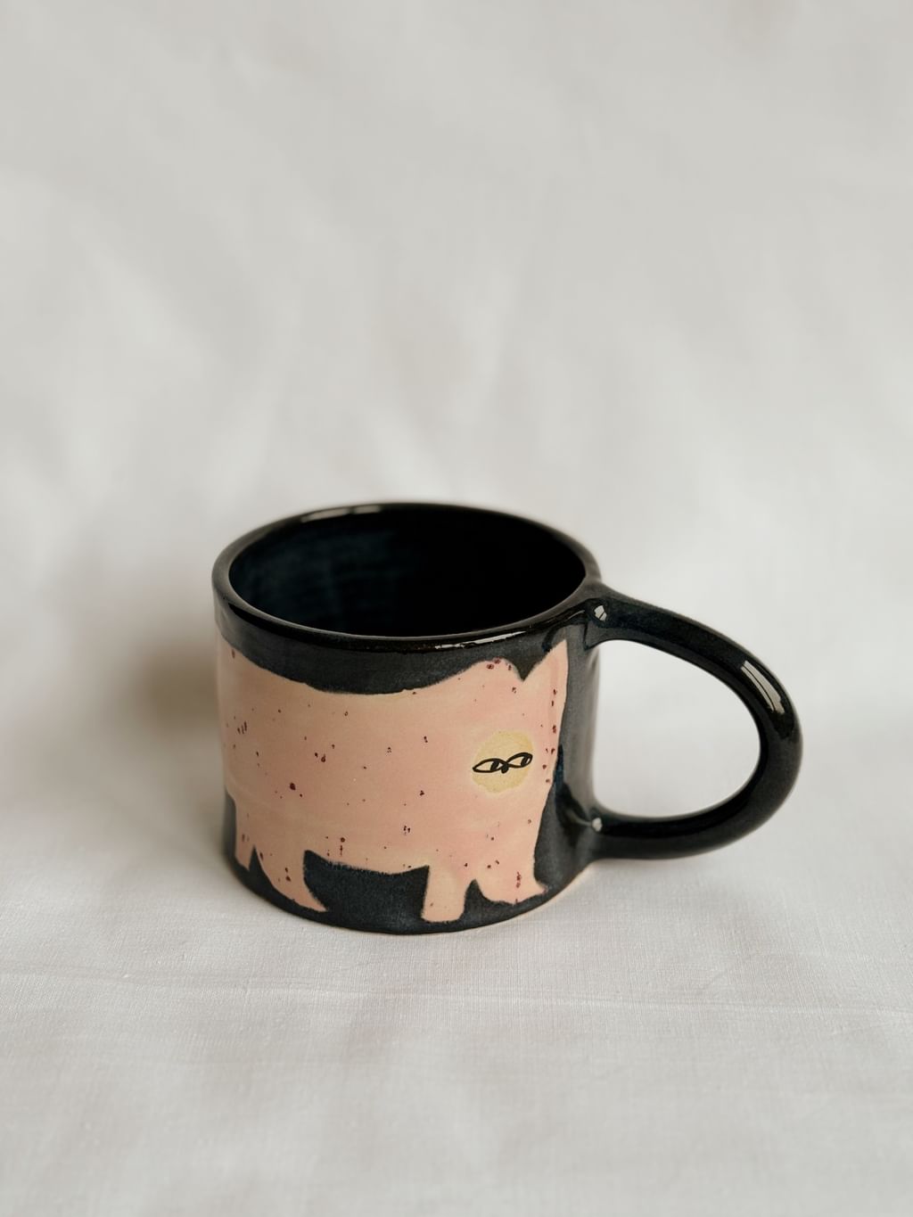 Kubek ceramiczny z różowym kotem