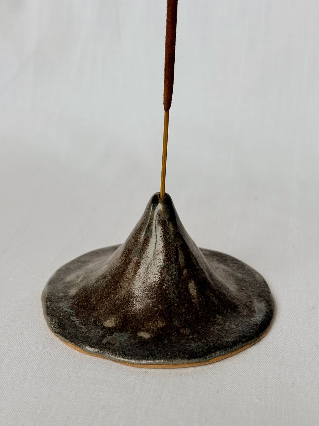 Ceramiczne trzymadełko na kadzidło „Wulkan”