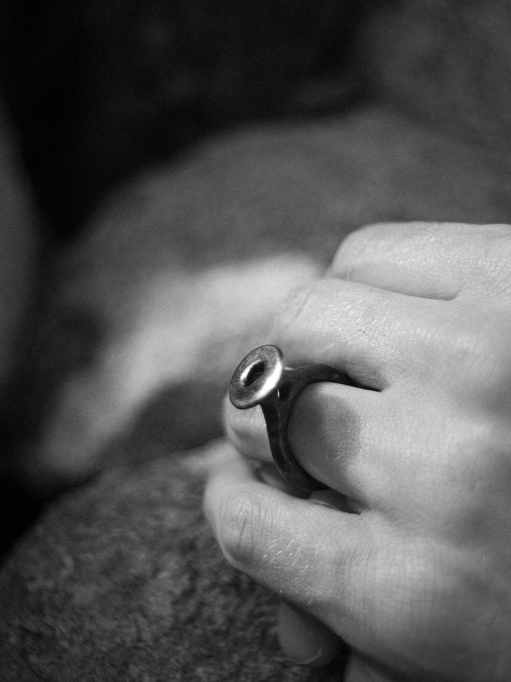 OMPHALOS RING