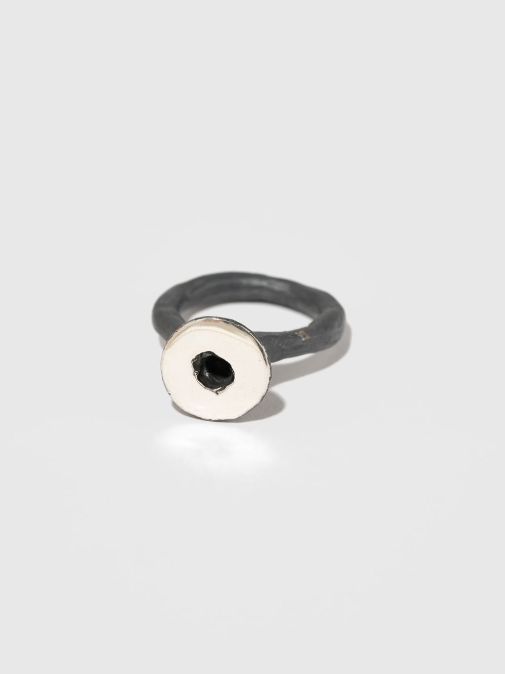OMPHALOS RING