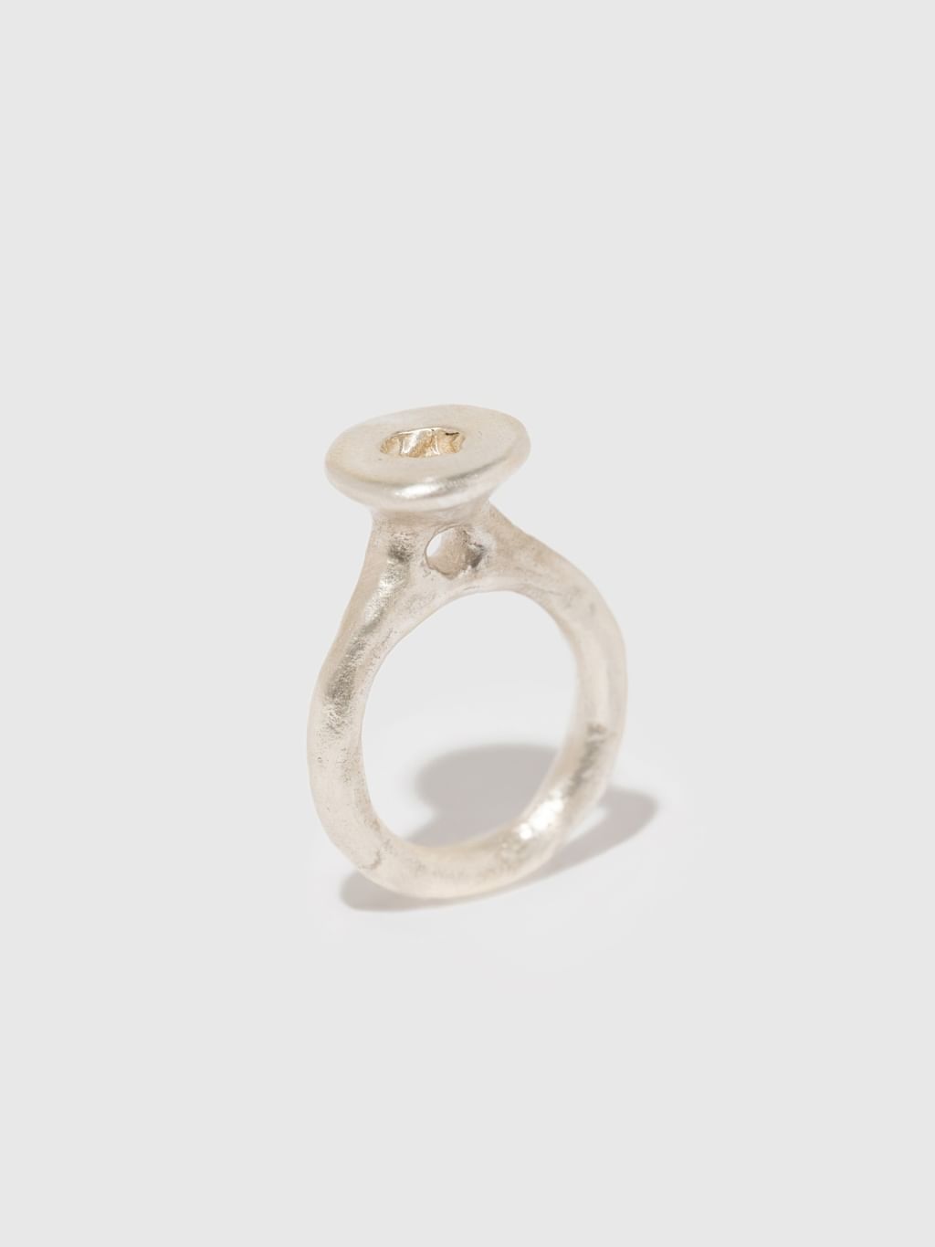 OMPHALOS RING