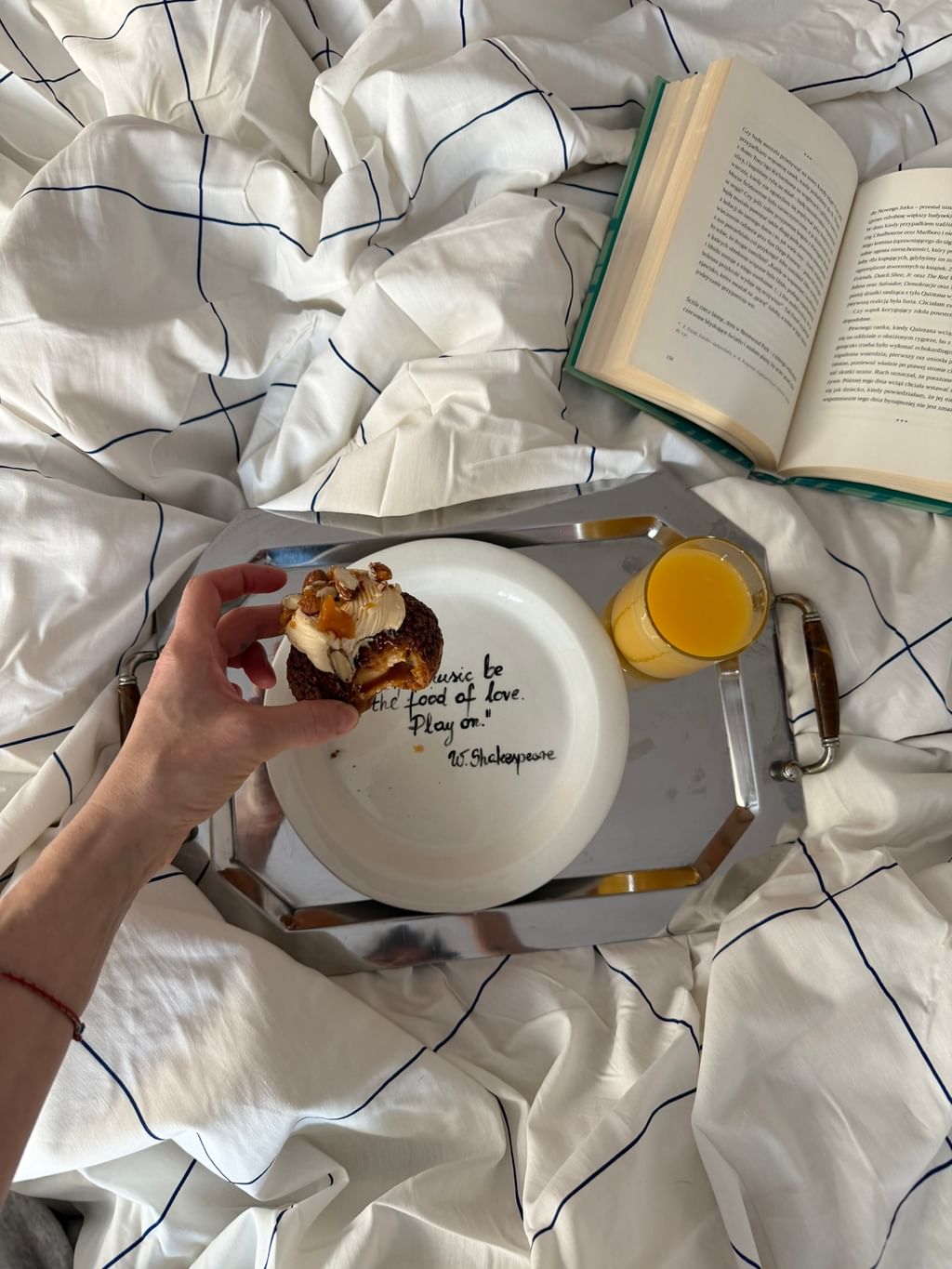 Talerz “If music be the food..."