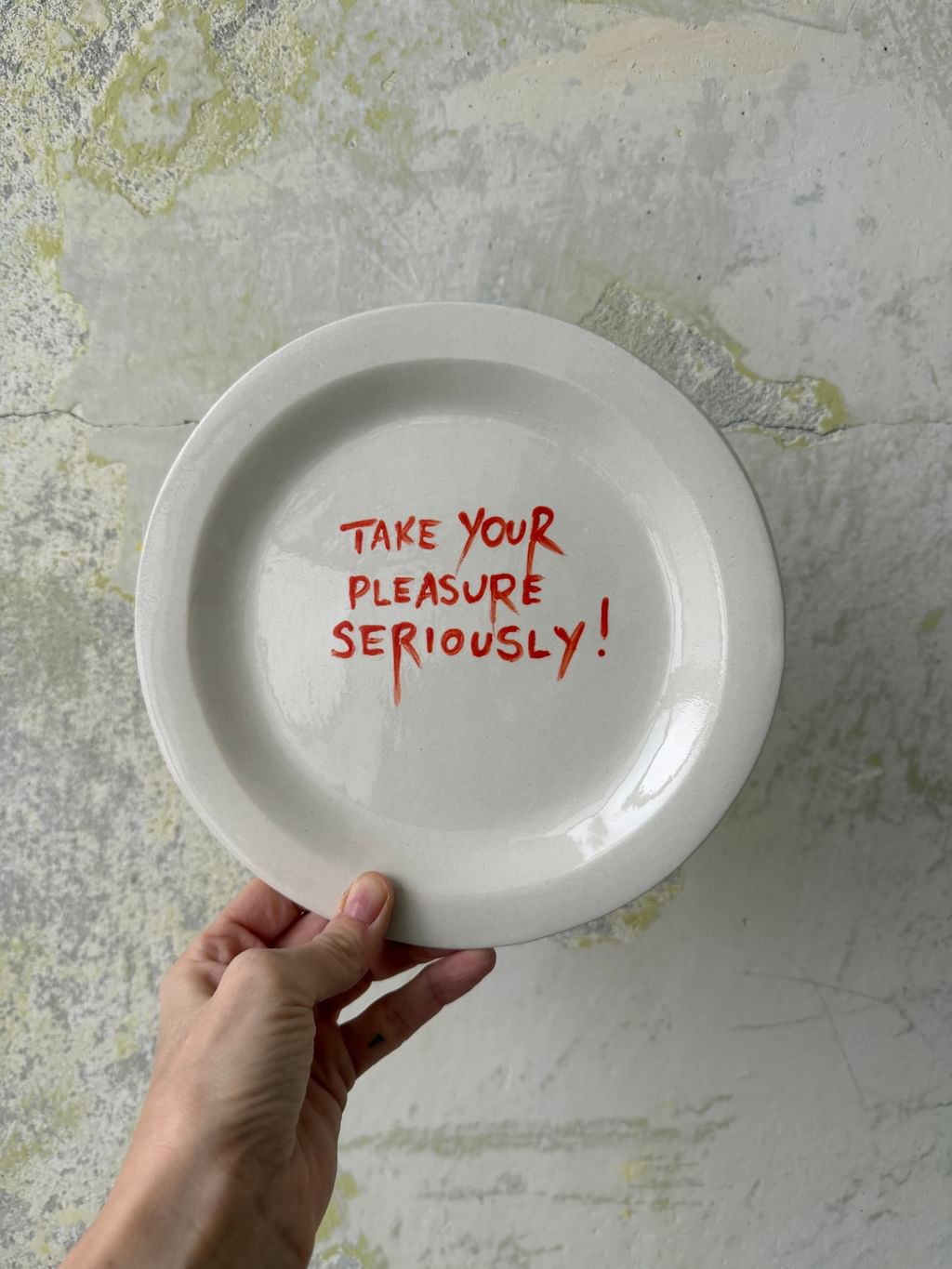 Talerz " Take your pleasure seriously " outlet 