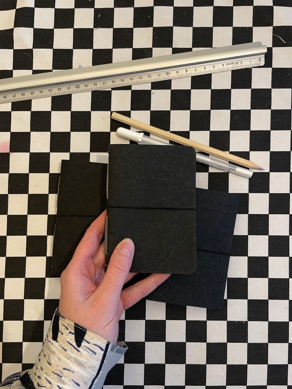 notes MALUSZEK all in black