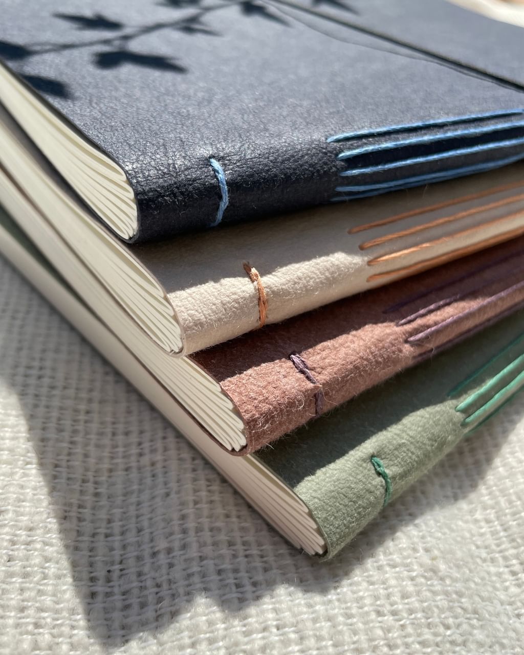 notes szyty na grzbiecie