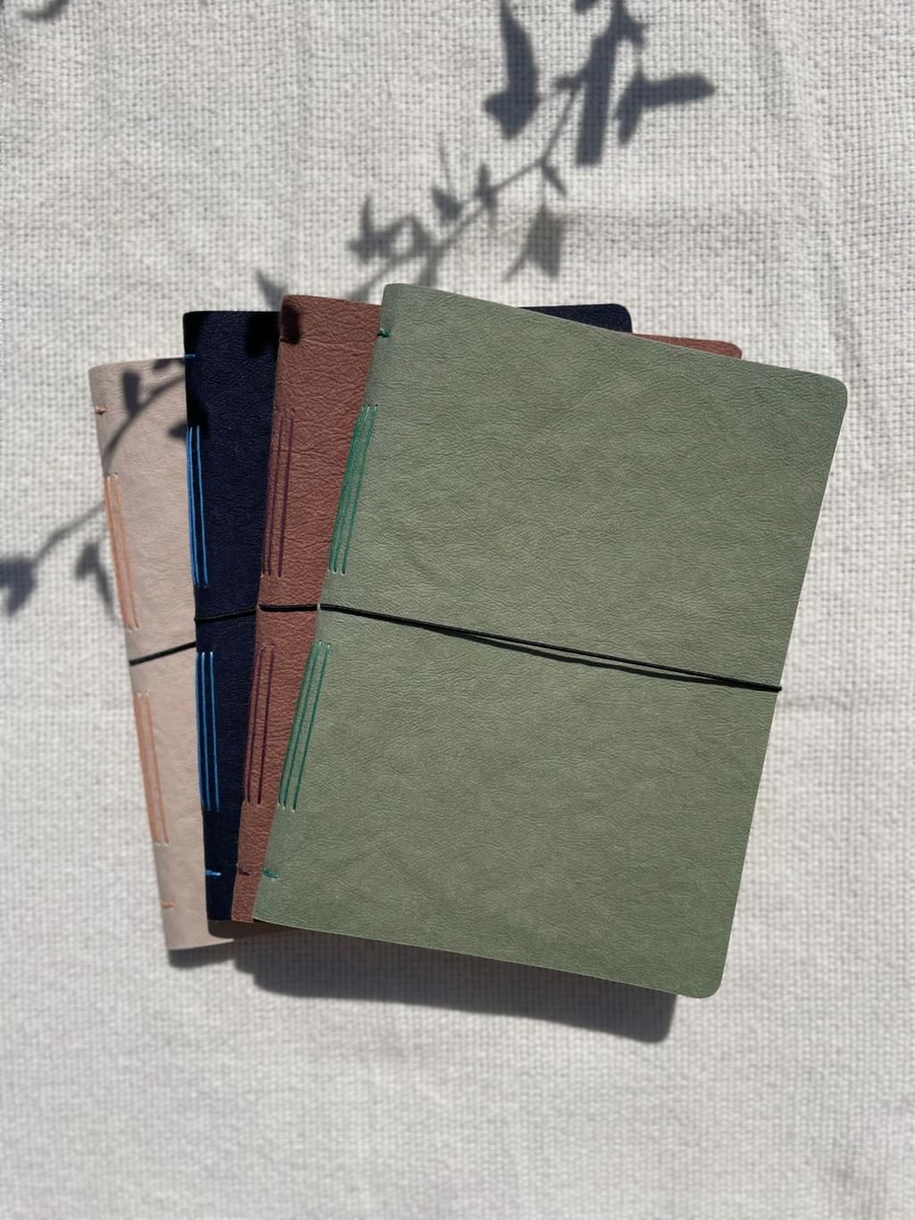 notes szyty na grzbiecie