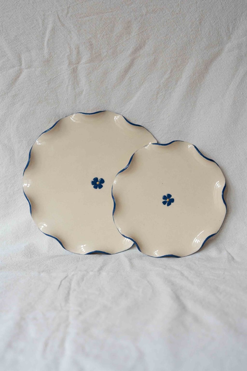 talerz niebieska stokrotka