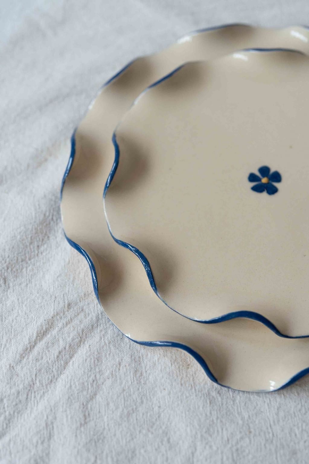 talerz niebieska stokrotka