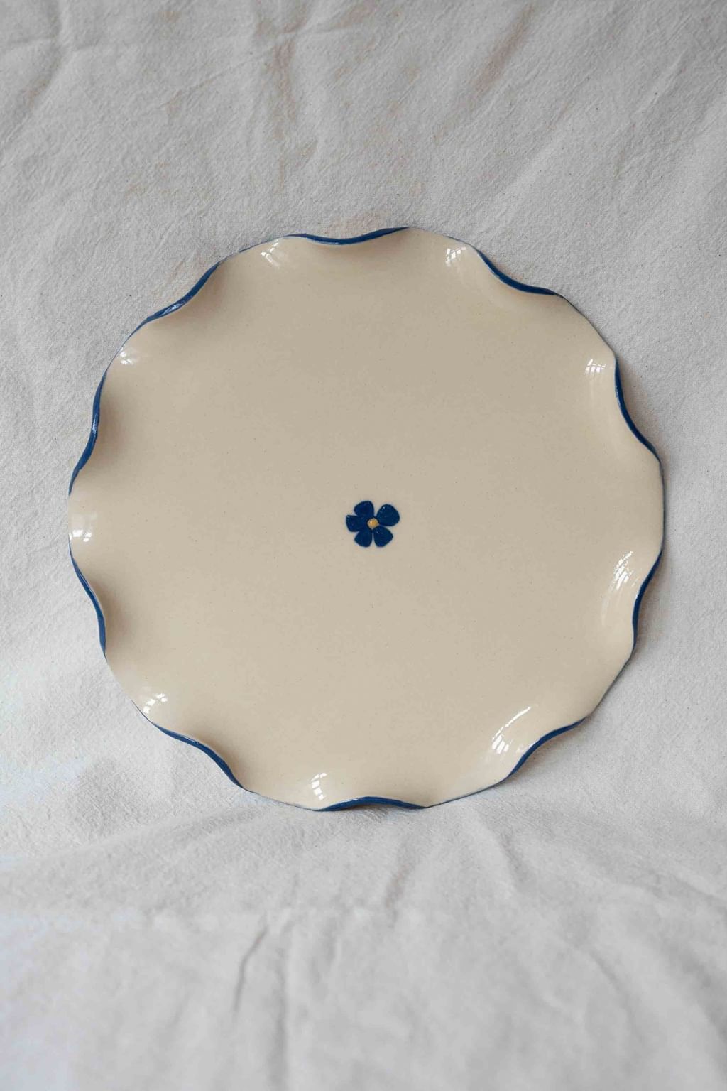 talerz niebieska stokrotka